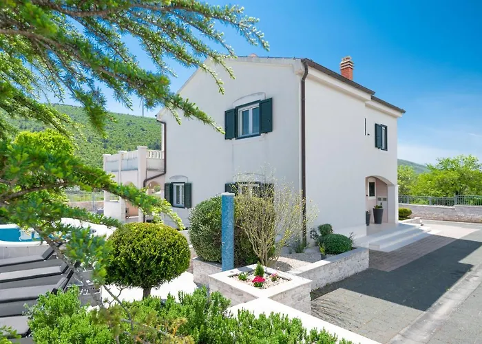 Nada Villa *